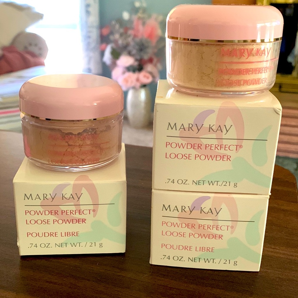 Mary Kay Powder Perfect Loose Powder. Beige 6248 and Ivory 6246